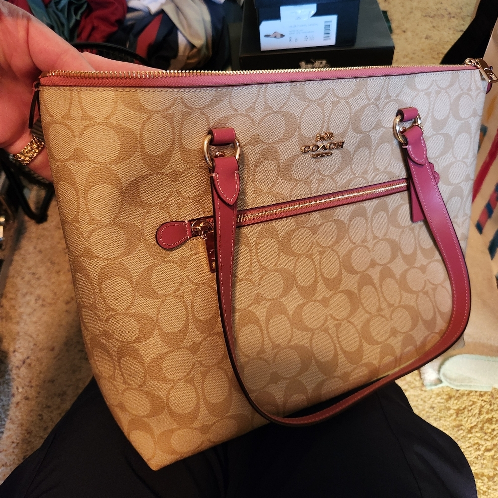 Coach Gallery Tote Kahke Rouge. Brand New Never Used.